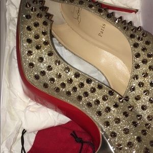 Beautiful Red bottom shoes!!!